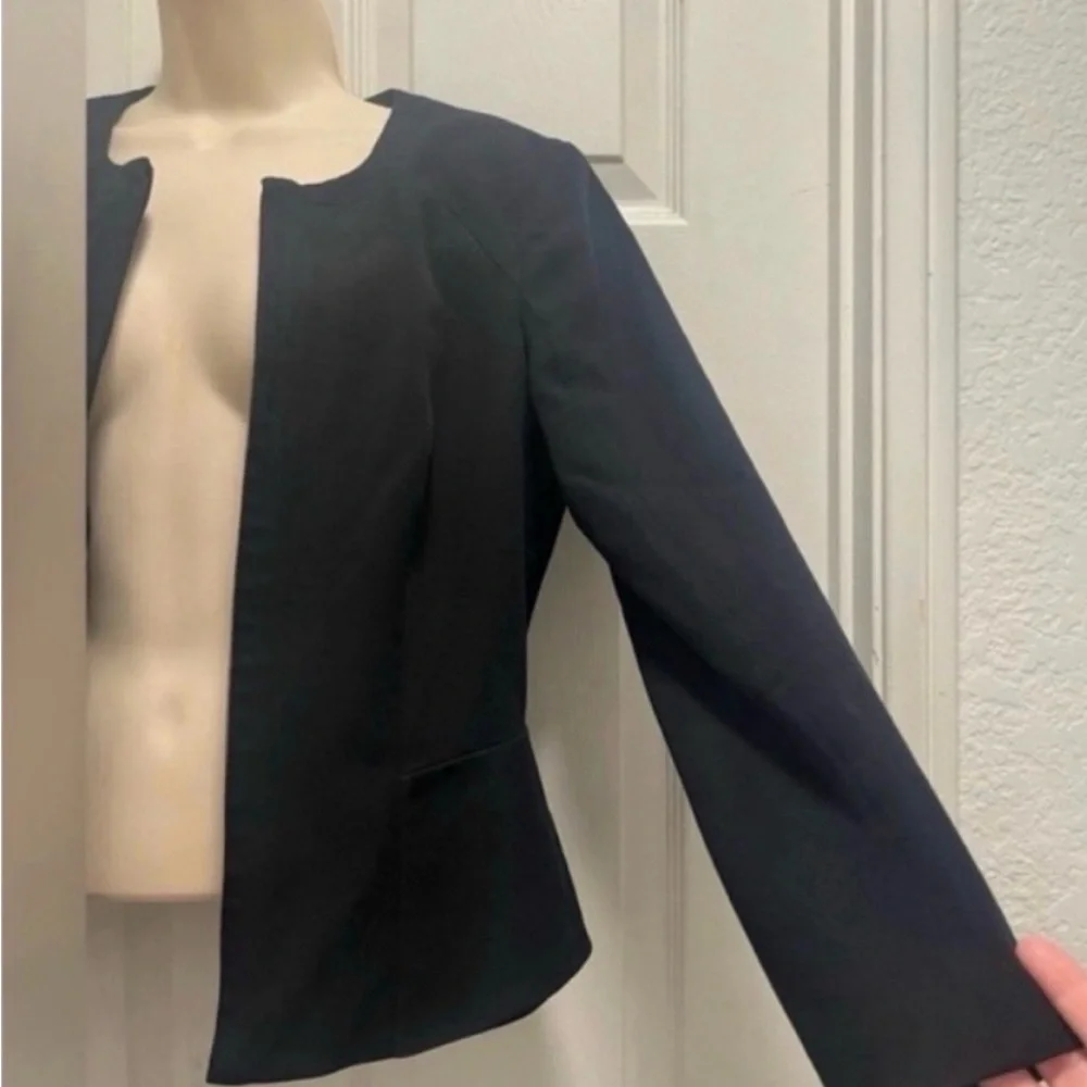 Theory Jondi Peplum Black Blazer Business/Sophisticated/Versatile- Size 8 - EUC